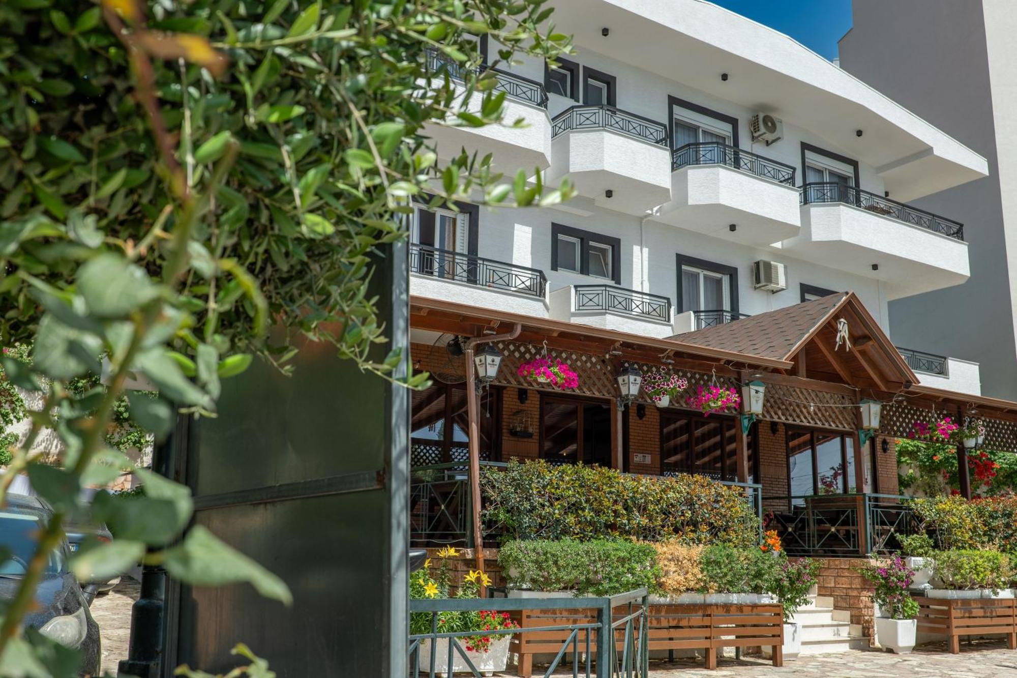 Sunkised Hotel Саранда Екстер'єр фото